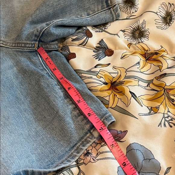 Bundle of Gap Denim Shorts - Picture 8 of 8